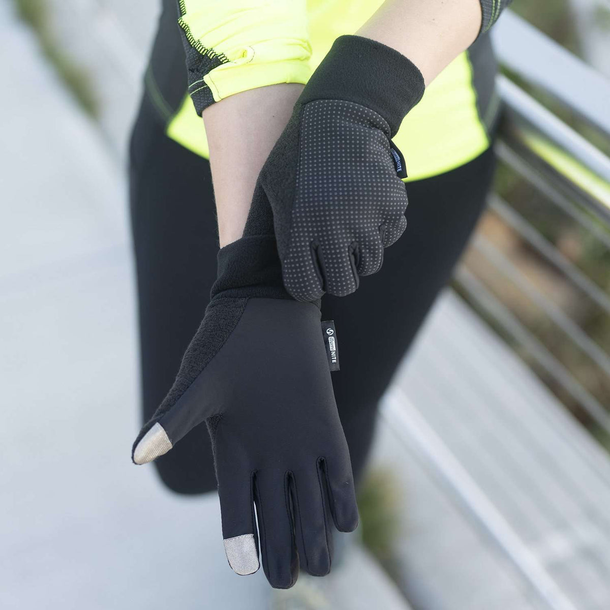 Unisex Second Skin Reflective Glove in Black